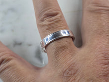 Load image into Gallery viewer, Mens Sterling Silver Wedding Band Ring 5.2g E2340