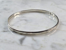 Load image into Gallery viewer, Womens Vintage Estate Sterling Silver Bangle Bracelet 13.3g E2350