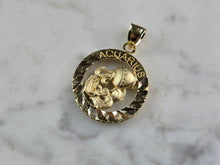 Load image into Gallery viewer, Womens Vintage Estate Gold Tone Zodiac Aquarius Pendant E2372