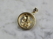 Load image into Gallery viewer, Womens Vintage Estate Gold Tone Zodiac Aquarius Pendant E2372