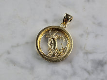 Load image into Gallery viewer, Womens Vintage Estate Gold Tone Zodiac Cancer Crab Pendant E2377