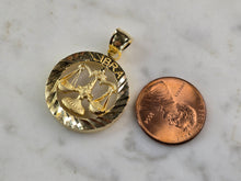 Load image into Gallery viewer, Womens Vintage Estate Gold Tone Zodiac Libra Pendant E2388