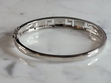 Load image into Gallery viewer, Womens Sterling Silver Modernist Blue Opal Bangle Bracelet 17.4g E2413
