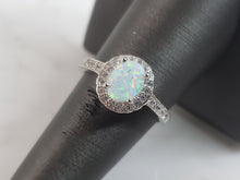 Load image into Gallery viewer, Womens Estate Sterling Silver Opal Stone Ring 2.5g E2617