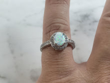 Load image into Gallery viewer, Womens Estate Sterling Silver Opal Stone Ring 2.5g E2617