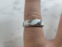 Load image into Gallery viewer, Womens Vintage Estate Sterling Silver Modernist Opal Ring 4.1g E2626