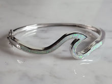 Load image into Gallery viewer, Womens Sterling Silver Modernist Opal Wave Bangle Bracelet 19.1g E2899