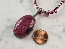 Load image into Gallery viewer, Womens Vintage Sterling Silver Rhodonite Pendant Beaded Necklace 35.2g E3027