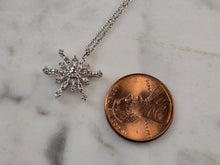 Load image into Gallery viewer, Womens Vintage Estate Sterling Silver CZ Snowflake Pendant Necklace 1.6g E3071