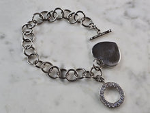Load image into Gallery viewer, Womens Vintage Estate Sterling Silver Heart Charm Bracelet 23.6g E3136
