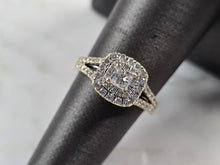Load image into Gallery viewer, Womens Vintage Estate 14K Yellow Gold Diamond Ring 3.1g E3188
