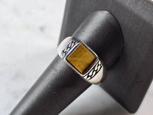 Load image into Gallery viewer, Mens Sterling Silver Modernist Tigers Eye Ring 6.2g E3225