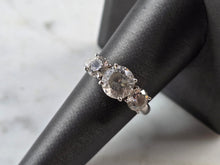 Load image into Gallery viewer, Womens Vintage Estate Sterling Silver Modernist CZ Ring 4.0g E3239