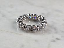 Load image into Gallery viewer, Womens Vintage Estate Sterling Silver Modernist CZ Eternity Ring 5.8g E3243