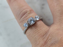 Load image into Gallery viewer, Womens Vintage Estate Sterling Silver Modernist CZ Ring 3.0g E3248