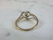 Load image into Gallery viewer, Womens Vintage Estate 10K White Gold Diamond Heart Ring 2.0g E3257
