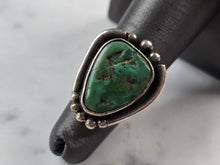 Load image into Gallery viewer, Womens Vintage Estate Sterling Silver Southwestern Turquoise Ring 8.1g E3313