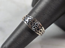 Load image into Gallery viewer, Womens Vintage Estate Sterling Silver Celtic Eternity Knot Ring 2.7g E3321