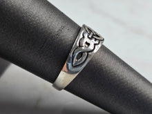 Load image into Gallery viewer, Womens Vintage Estate Sterling Silver Celtic Eternity Knot Ring 2.7g E3321