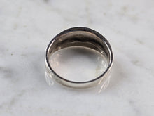 Load image into Gallery viewer, Womens Vintage Estate Sterling Silver Celtic Eternity Knot Ring 2.7g E3321