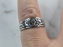 Load image into Gallery viewer, Womens Vintage Estate Sterling Silver Celtic Eternity Knot Ring 2.7g E3321