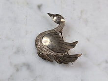 Load image into Gallery viewer, Womens Vintage Estate Sterling Silver Goose Brooch 3.8g E3338