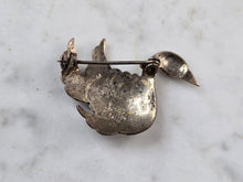 Load image into Gallery viewer, Womens Vintage Estate Sterling Silver Goose Brooch 3.8g E3338