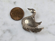 Load image into Gallery viewer, Womens Vintage Estate Sterling Silver Goose Brooch 3.8g E3338