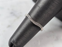 Load image into Gallery viewer, Womens Vintage Estate 10K White Gold Dazzling Rock Diamond Ring 1.1g E3365