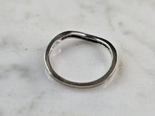 Load image into Gallery viewer, Womens Vintage Estate 10K White Gold Dazzling Rock Diamond Ring 1.1g E3365