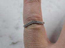 Load image into Gallery viewer, Womens Vintage Estate 10K White Gold Dazzling Rock Diamond Ring 1.1g E3365