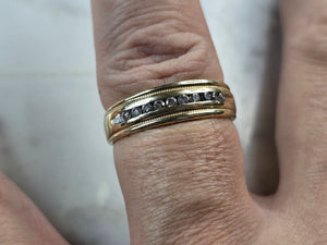 Mens Vintage Estate 10k Yellow Gold Diamond Ring 4.0g #E3374