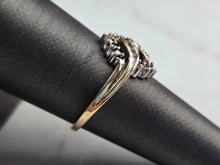 Load image into Gallery viewer, Womens Vintage Estate 10K Yellow Gold Ring Diamond Ring, 2.5g E3375