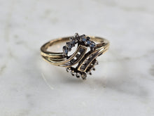 Load image into Gallery viewer, Womens Vintage Estate 10K Yellow Gold Ring Diamond Ring, 2.5g E3375