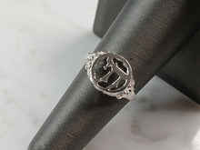 Load image into Gallery viewer, Womens Sterling Silver Judaica Jewish Chai Ring 2.1g E3386