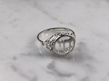 Load image into Gallery viewer, Womens Sterling Silver Judaica Jewish Chai Ring 2.1g E3386