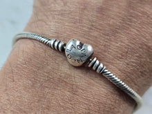 Load image into Gallery viewer, Womens Vintage Estate Sterling Silver Pandora Bracelet 16.2g E3400