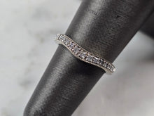 Load image into Gallery viewer, Womens Vintage Estate 14k White Gold Diamond Ring 2.1g E3429