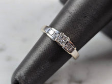Load image into Gallery viewer, Womens Vintage Estate 14K White Gold Diamond Ring, 3.7g E3434