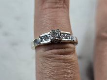 Load image into Gallery viewer, Womens Vintage Estate 14K White Gold Diamond Ring, 3.7g E3434