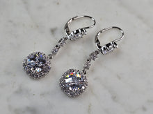 Load image into Gallery viewer, Womens Vintage Estate Sterling Silver CZ Dangle Earrings 7.3g E3404