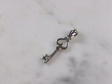 Load image into Gallery viewer, Womens Sterling Silver Key to My Heart Pendant Necklace 2.1g #E3495