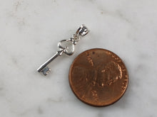 Load image into Gallery viewer, Womens Sterling Silver Key to My Heart Pendant Necklace 2.1g #E3495