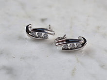 Load image into Gallery viewer, Womens Vintage Estate 10K White Gold Diamond Earrings, 2.1g E3513