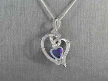 Load image into Gallery viewer, Womens Vintage Sterling Silver Heart CZ Pendant Necklace 7.0g E3520