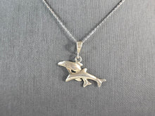 Load image into Gallery viewer, Womens Vintage Estate Sterling Silver Dolphin Pendant Necklace 3.9g E3530