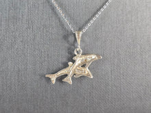Load image into Gallery viewer, Womens Vintage Estate Sterling Silver Dolphin Pendant Necklace 3.9g E3530