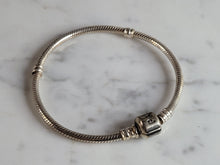 Load image into Gallery viewer, Womens Vintage Estate Sterling Silver Pandora Bracelet 14.3g E3546