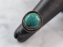 Load image into Gallery viewer, Womens Vintage Estate Sterling Silver Southwestern Turquoise Ring 2.8g E3549