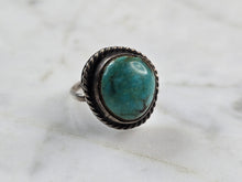 Load image into Gallery viewer, Womens Vintage Estate Sterling Silver Southwestern Turquoise Ring 2.8g E3549